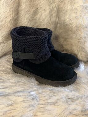 UGG Shania Black Suede Knit Cuff Button Boot Comfy Winter Lounge Size 8